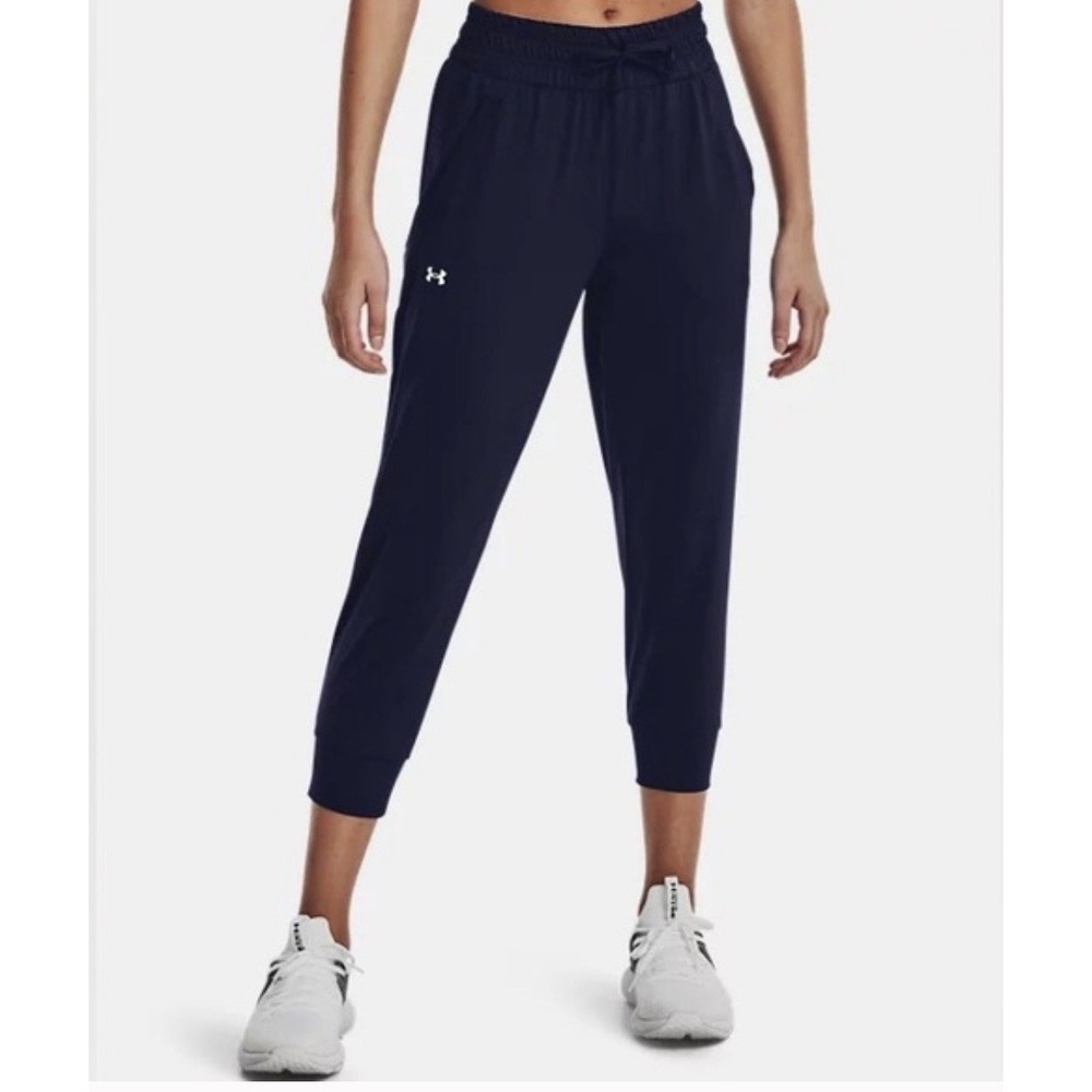 NWT Women's Under Armour HeatGear Capri Pants Midnight Navy Size Small Athletic